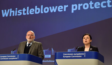 Keine Freunde der Lohnabhängigen: EU-Kommissionsvize Frans Timme... Keine Freunde der Lohnabhängigen: EU-Kommissionsvize Frans Timme...