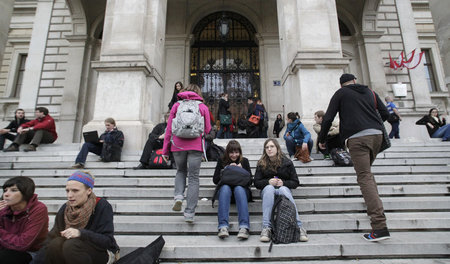 Ihr kommt hier nicht rein: Österreichs Studenten droht mal wiede... Ihr kommt hier nicht rein: Österreichs Studenten droht mal wiede...