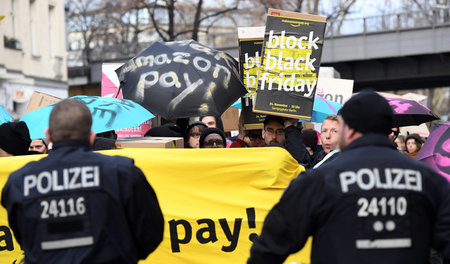 Protest gegen die Methoden des Konzerns Amazon am Dienstag in Be...