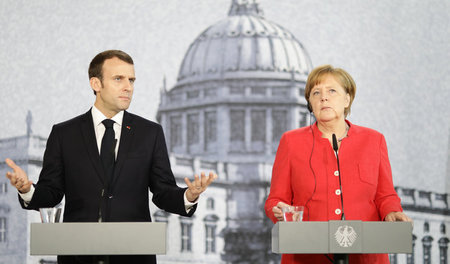 Wie komme ich hier nur wieder raus? Der französische Präsident a...