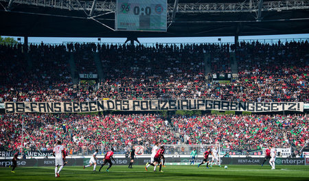 Ein Heimspiel gegen den FC Bayern nutzten Hannover-96-Fans am 21... Ein Heimspiel gegen den FC Bayern nutzten Hannover-96-Fans am 21...