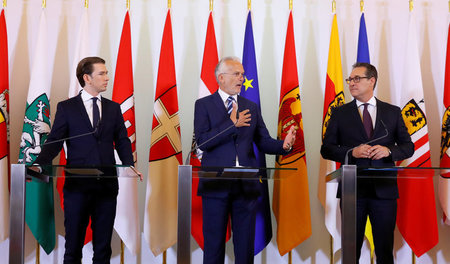 Zusammen gegen die Rechte der Arbeiter: Österreichs Bundeskanzle...