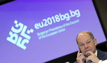 Die »Performance« von Olaf Scholz: Armut für Griechenland