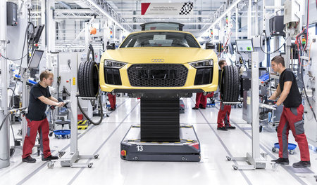 Auch in hochautomatisierten Produktionsprozessen wie hier bei Au... Auch in hochautomatisierten Produktionsprozessen wie hier bei Au...