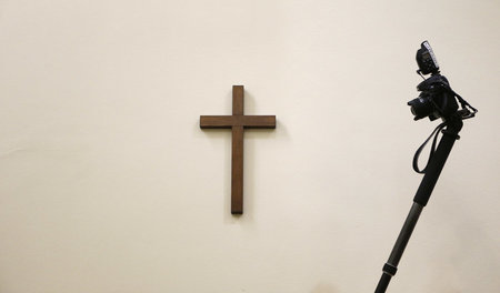 Kruzifix im Saal A 101 des Oberlandesgerichts München im Mai 201...