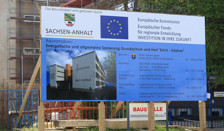 Baustelle. Marode Schulen gibt es in Deutschland zuhauf Baustelle. Marode Schulen gibt es in Deutschland zuhauf