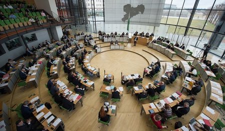 Von hier droht Sachsens Lehrern nichts Gutes: Landtag in Dresden...