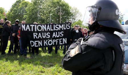 Demonstration gegen den Aufmarsch der Neonazipartei »Der III. We...