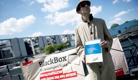 Am 30. Juni 2015 präsentierte »Blackbox Verfassungsschutz« in Be...