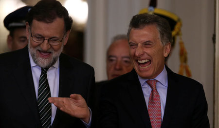 Mauricio Macri (r.) mit Spaniens Ministerpräsident Mariano Rajoy...