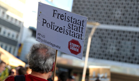 Seit Wochen wird überall in Bayern gegen das von der CSU-Regieru...