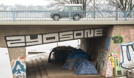 Die im Dunkeln sieht man nicht. Obdachlose werden in offiziellen... Die im Dunkeln sieht man nicht. Obdachlose werden in offiziellen...