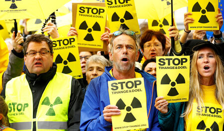 Macron ins Wort gefallen: Demonstranten skandierten »Stop Tihang... Macron ins Wort gefallen: Demonstranten skandierten »Stop Tihang...