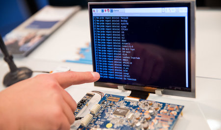 Digital ist nicht automatisch auch sozial: Um sich besser auf de... Digital ist nicht automatisch auch sozial: Um sich besser auf de...