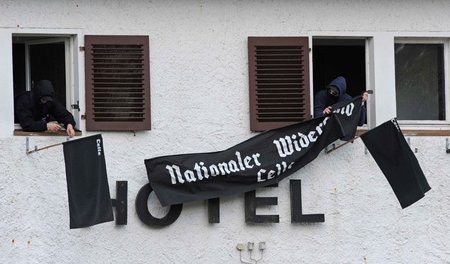 »Sehr konservativ und rechtslastig«: Neonazis besetzen das ehema...