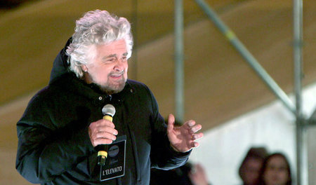 Komiker Beppe Grillo ist Mitbegründer der »Fünf-Sterne-Bewegung«... Komiker Beppe Grillo ist Mitbegründer der »Fünf-Sterne-Bewegung«...