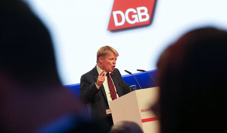 Hat sich nach Ansicht linker Gewerkschafter zu deutlich für den ... Hat sich nach Ansicht linker Gewerkschafter zu deutlich für den ...