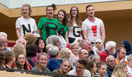 Protest auf der Zuhörertribüne im Bayerischen Landtag am Diensta... Protest auf der Zuhörertribüne im Bayerischen Landtag am Diensta...