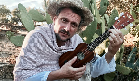 Klar ist: Wie DJ Koze es macht, das schafft oder will kein zweit...