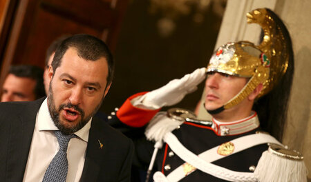 Auf Regierungskurs: Lega-Chef Matteo Salvini nach einem Treffen ...