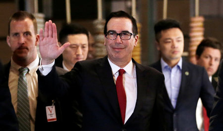 Say hi to the bad guy! US-Finanzminister Steven Mnuchin in Beiji...