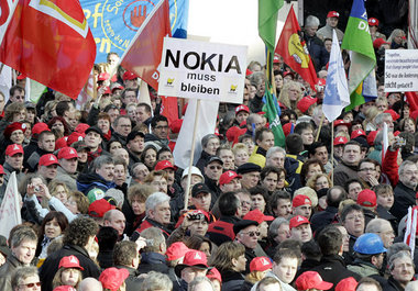 Solidarität mit den Nokia-Beschäftigten: Rund 15 000 Demonstrant...
