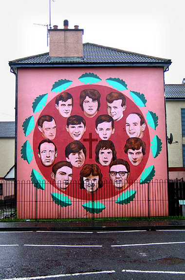 Die Opfer des »Bloody Sunday« als Wandgemälde in Derry, Dezember...