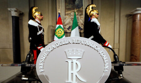 Das neue Schild im Quirinalspalast in Rom, Dienstsitz des italie...