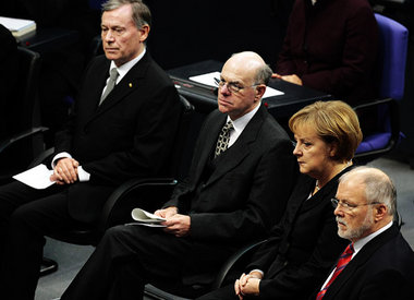 Gedenkstunde vorverlegt – Köhler, Lammert, Merkel und Ringstorff...