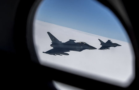 Ein Kampfjet vom Typ »Eurofighter Typhoon«: eine deutsch-italien...