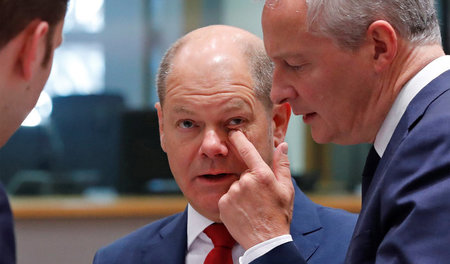 Für Bundesfinanzminister Olaf Scholz (SPD), hier mit seinem fran... Für Bundesfinanzminister Olaf Scholz (SPD), hier mit seinem fran...