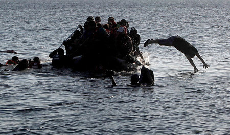 Im Grundrechte-Report werden unter anderem Menschenrechtsverletz...