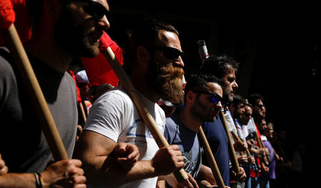 PAME-Aktivisten am Mittwoch bei der Streikdemonstration in Athen
