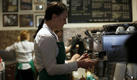 Kaffee und Zucker servieren: »Dienstleistungsproletariat«