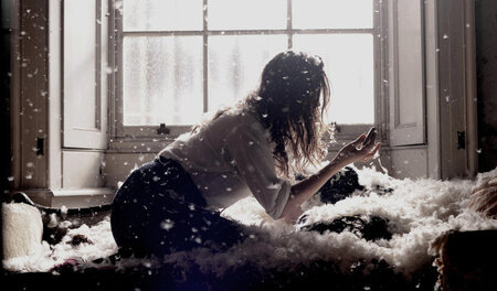 Florence (Rebecca Hall) erlebt unheimliche Dinge in einem Jungen...