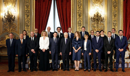 Italiens neue Regierungsmannschaft nach der Vereidigung am Freit...