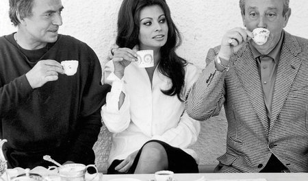 Stets mondän, dabei zutiefst vereinsamt: Titelheld (r.) mit Soph...