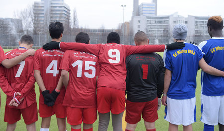 »Die Jungen sind jetzt am Zug«: Heimspiel von Minerva-Kickern ge...