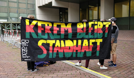 Solidaritätsbekundung vor dem Münchner Gerichtsgebäude Solidaritätsbekundung vor dem Münchner Gerichtsgebäude