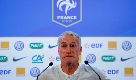 Achtung, Anarcho-Überfall! Frankreichs Trainer Didier Deschamps