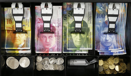 Wohin mit dem ganzen Geld? Die Schweizer Gewerkschaft Unia hat e... Wohin mit dem ganzen Geld? Die Schweizer Gewerkschaft Unia hat e...