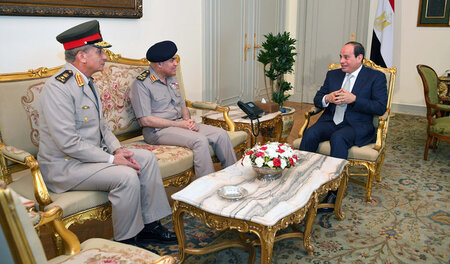 Inszenierte Harmonie: Ägyptens Präsident Abdel Fattah Al-Sisi mi... Inszenierte Harmonie: Ägyptens Präsident Abdel Fattah Al-Sisi mi...