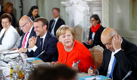 Zufriedenheit auf Kosten anderer: Treffen des französisch-deutsc... Zufriedenheit auf Kosten anderer: Treffen des französisch-deutsc...