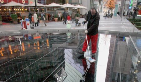 Schmutzige Geschäfte werden vom Staat weißgewaschen (Sony-Center...