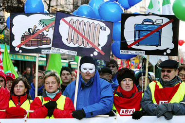 Belgische Gewerkschafter demonstrieren gegen die  rasante Verteu...