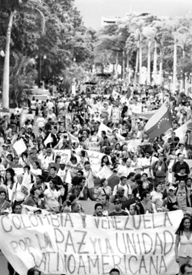 Für Frieden und lateinamerikanische Einheit: Auftaktkundgebung a...