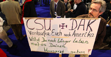 Protest von Ärzten am Mittwoch in der Arena Nürnberg