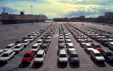 Autos von Honda im Hafen von Los Angeles. Die Krise in den USA w...
