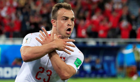 Wappentiere flattern lassen: Xherdan Shaqiri in Kaliningrad Wappentiere flattern lassen: Xherdan Shaqiri in Kaliningrad