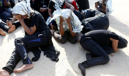 Nach Nordafrika zurückgebrachte Flüchtlinge am 18. Juni in einer...